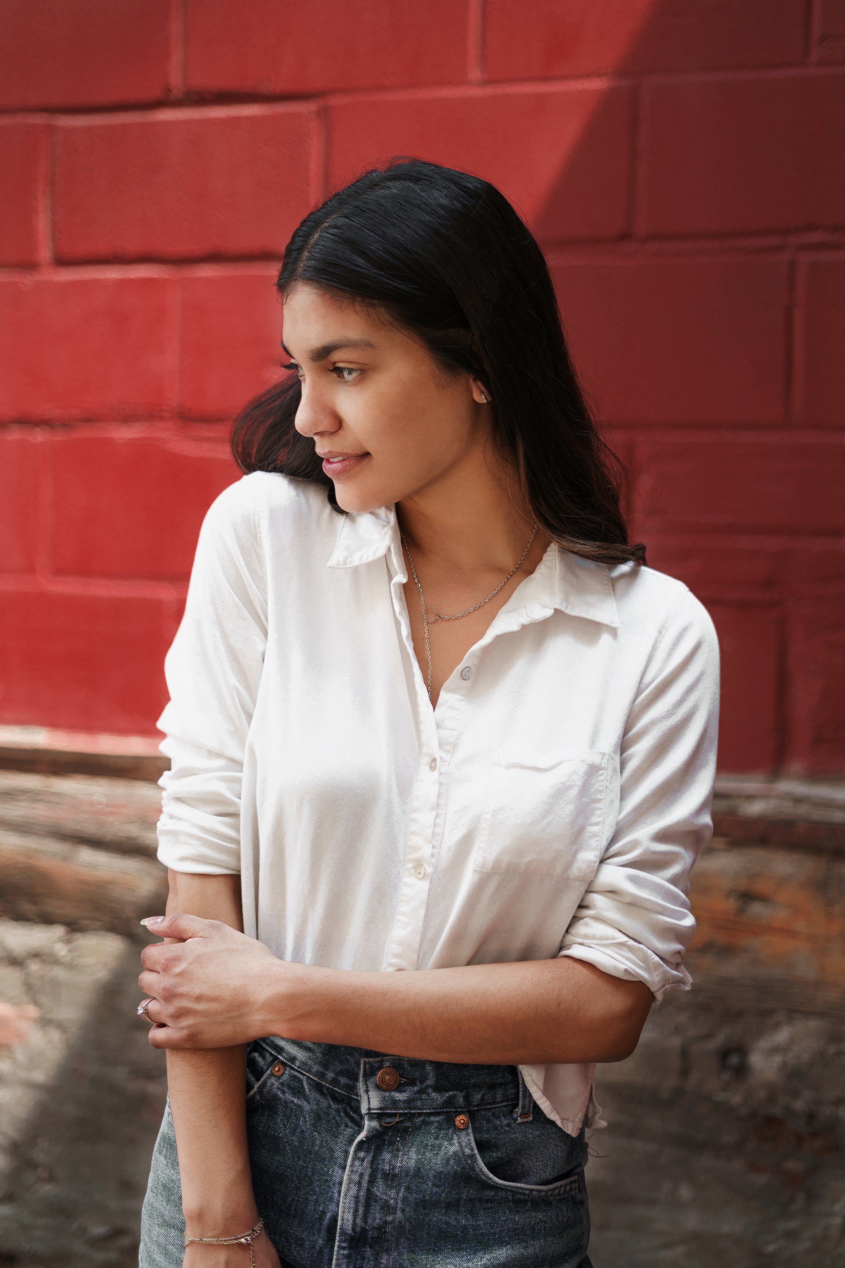 files/woman-looking-away.jpg